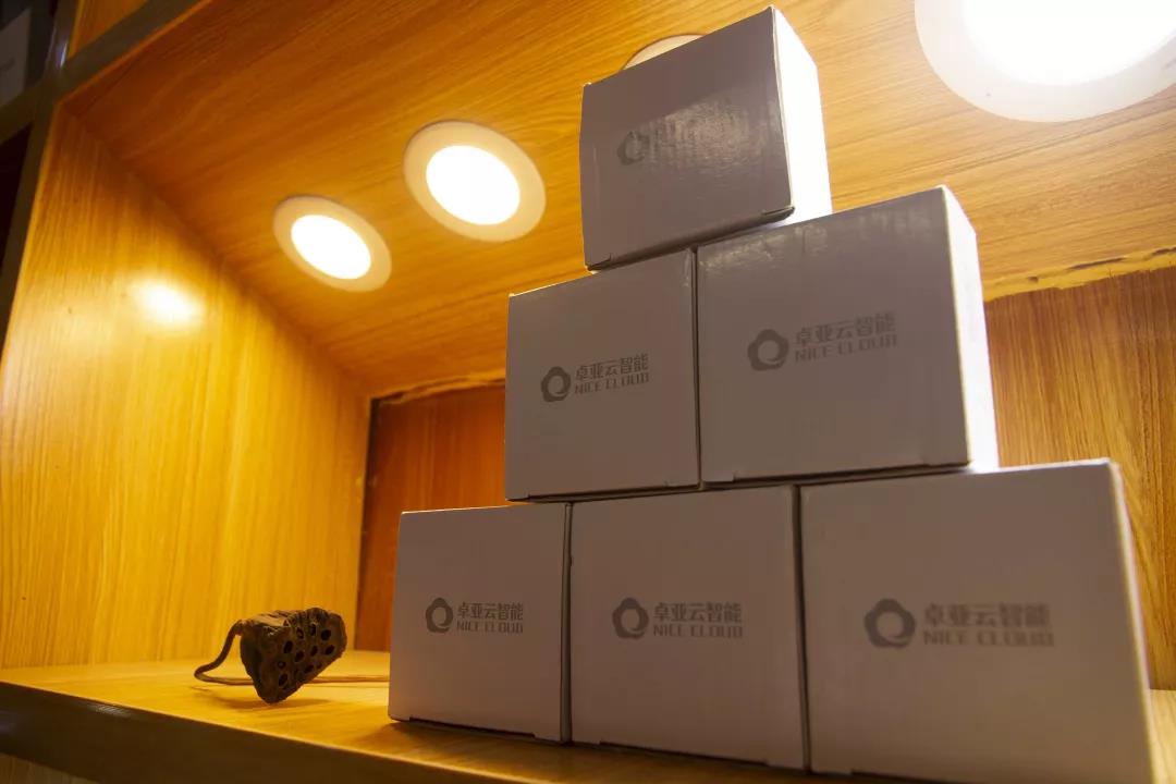 91视频在线雲智能家居體驗館入駐鄭（zhèng）州紅街建材城，在場（chǎng）體驗客（kè）戶摩肩接踵！